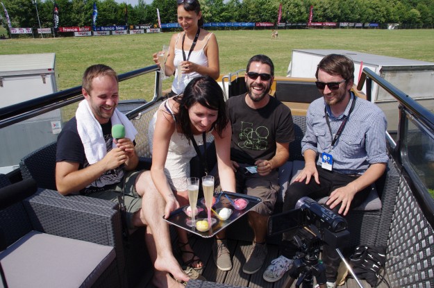 Mermonte en interview aux VIeilles Charrues pour La Déviation - 03 - Crédits Sylvain Ernault