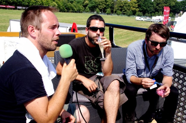Mermonte en interview aux VIeilles Charrues pour La Déviation - 04 - Crédits Sylvain Ernault