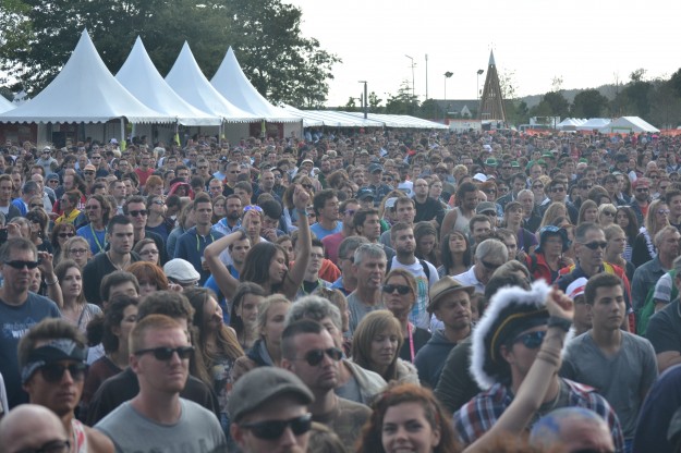 Le public de la Fête du Bruit pendant The Strypes